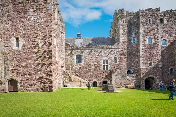 The Outlander 1 Day Experience - Confirmation and Accessibility