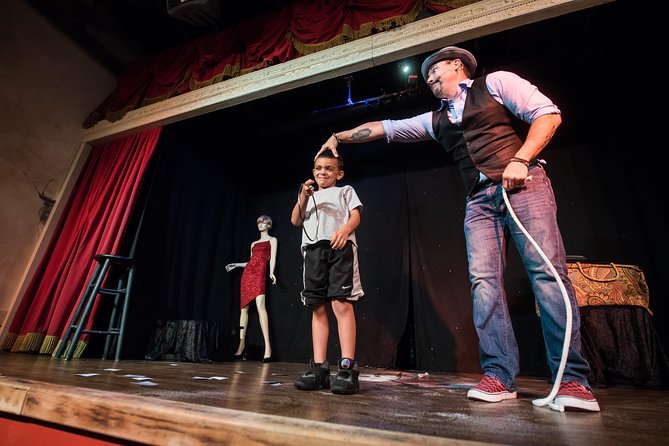 The Outta Control Magic Comedy Dinner Show in Orlando - Dinner and Show Details