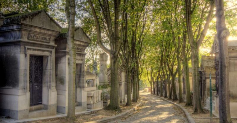 The Père Lachaise Cemetery: Guided 2-Hour Small-Group Tour - Key Points