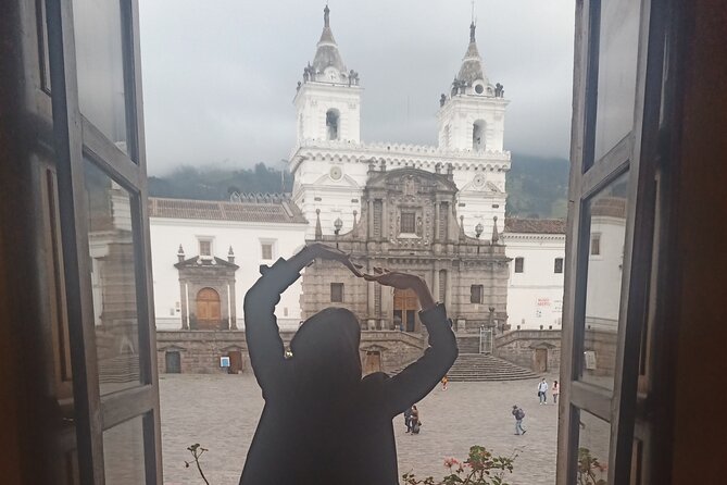 The Quiteño Tour Enjoys History and Flavors of Quito - Indulging in Quitos Chocolate and Sweets
