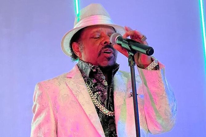 The Razzle Dazzle of James Brown and Motown - Audience Immersion and Interactive Experience