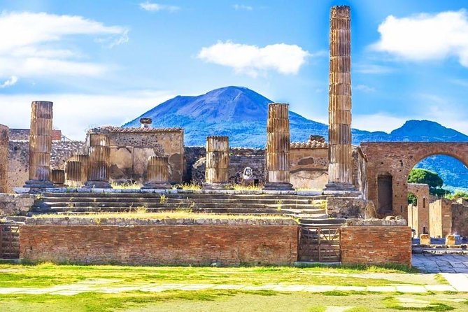 The Real Life in the Old Pompeii Tour With Archaelogical Guide All Inclusive - Historical Significance of Pompeii
