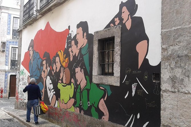 The Real Lisbon Street Art Small-Group Guided Tour by Minivan - Exploring Lisbons Street Art