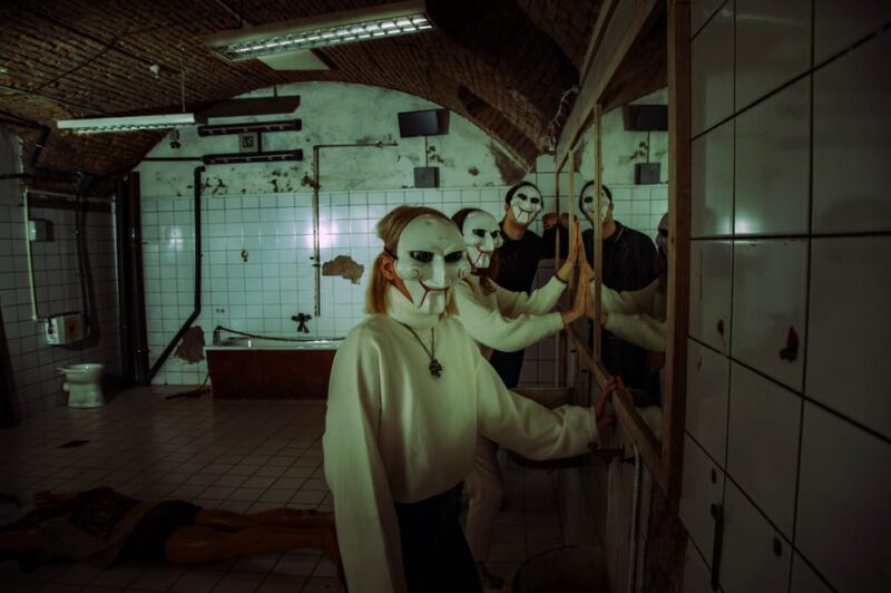 The Real Saw | Escape Room by PÁNiQ SZOBA - Game Features
