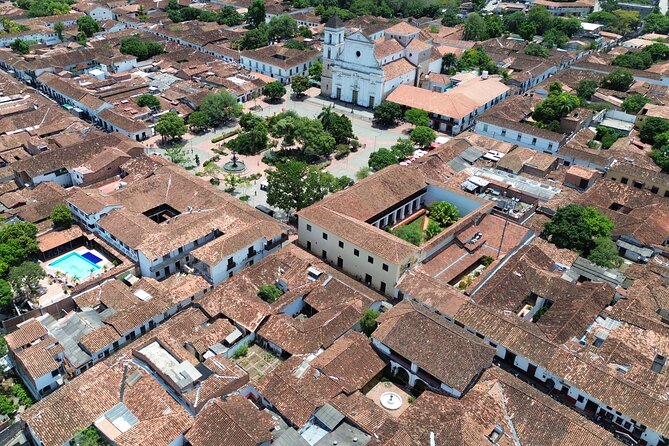 The River House Experience & Santa Fé De Antioquia (2 Days Tour) - Visiting the Historical Village