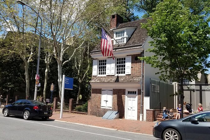 The Road to Revolution: A Self-Guided Audio Tour in Philadelphia - The Pivotal Role of Independence Hall