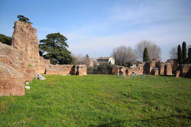 The Roman Forum and the Palatine Hill: A Self-Guided Audio Tour - Exploring the Roman Forum