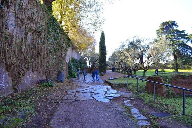 The Roman Forum and the Palatine Hill: A Self-Guided Audio Tour - Discovering the Palatine Hill
