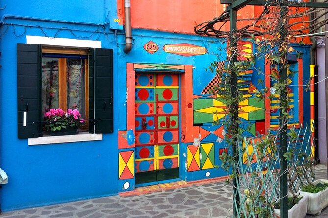 The Secret Corners of Burano - Connecting With Buranos Local Residents