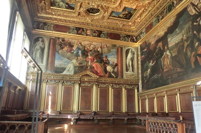 The Secret of the Doges Palace Skip the Line Private Tour - Exploring the Doges Palace