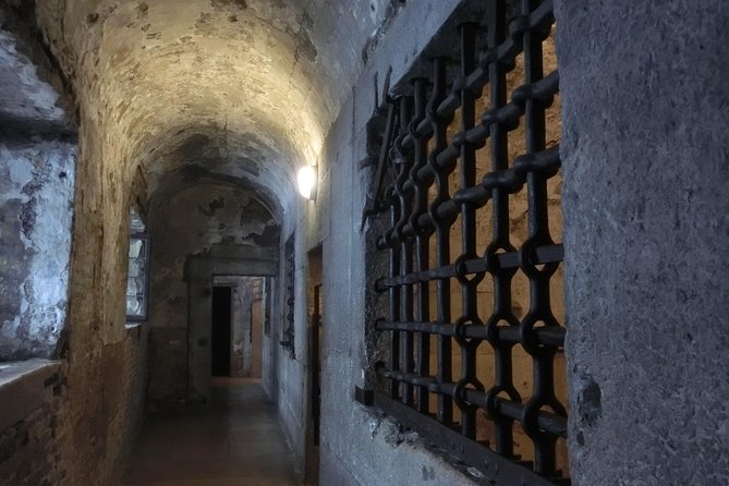 The Secret of the Doges Palace Skip the Line Private Tour - Discovering Venetian Art and Architecture