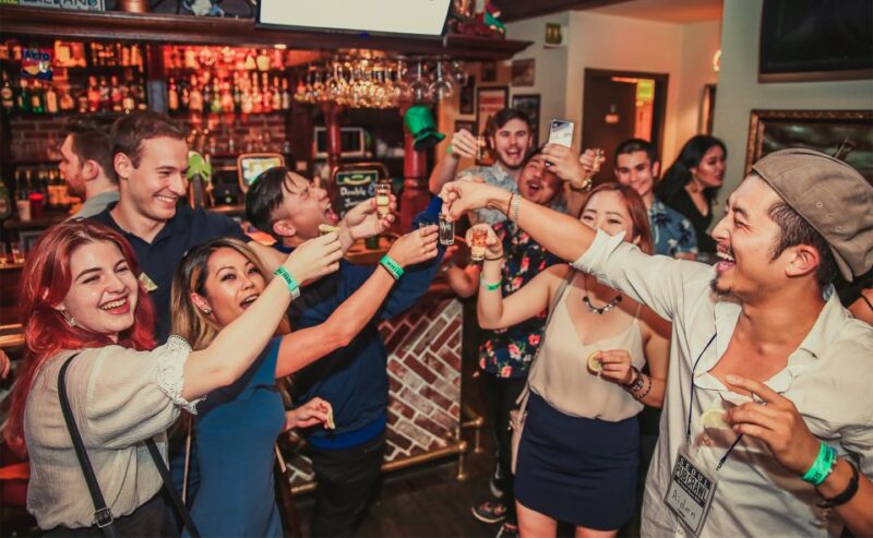 The Seoul Pub Crawl [official] - Exploring Seouls Nightlife Districts