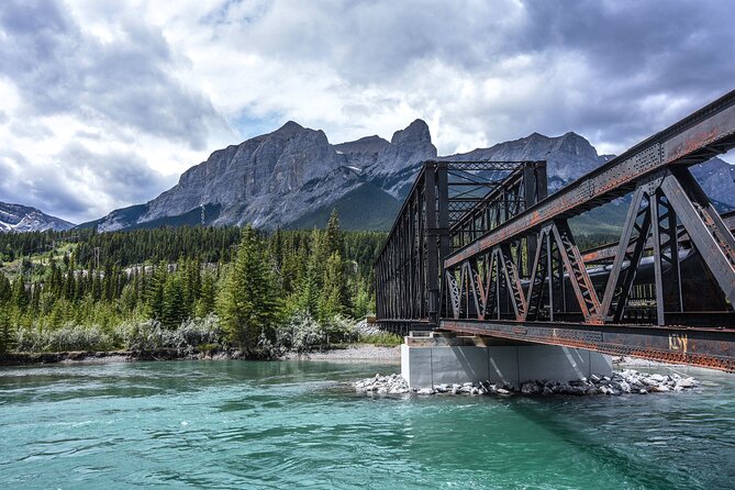 The Sights of Canmore: a Smartphone Audio Walking Tour - Uncover the Big Head Sculptures Influence