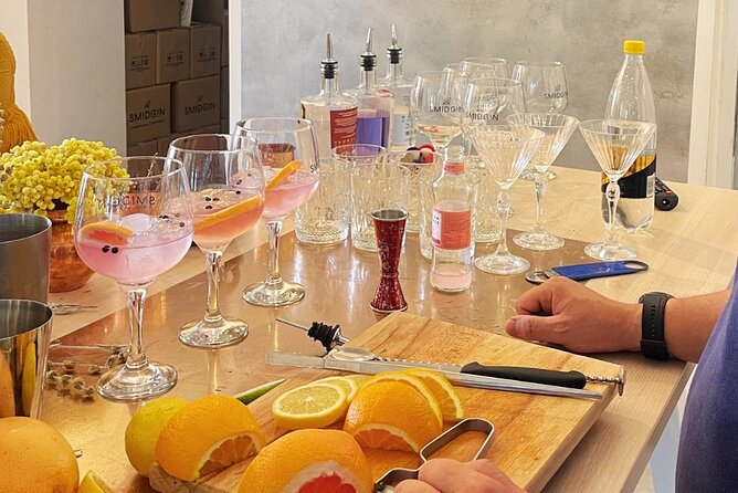 The Smidgin Experience - A Unique Gin & Cocktail Tasting Tour! - Traveler Participation