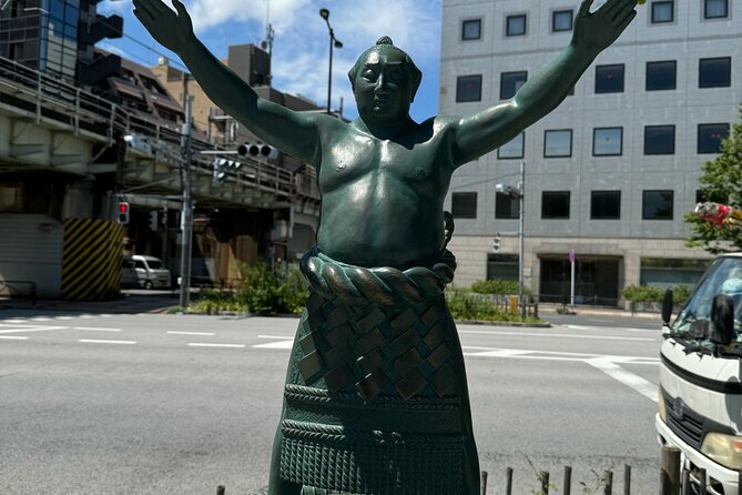 The Spirit of Sumo: Yokozuna Stable Morning Practice in Ryogoku - Exploring the Ryogoku Neighborhood