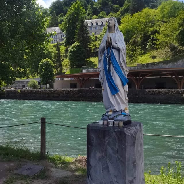 The Story of Lourdes Walking Tour in English - Itinerary and Highlights