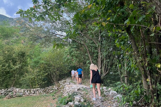 The Sweet Life Hike to Mountain House With Lake View Aperitivo - Frequently Asked Questions