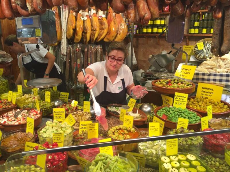 The Typical Catalan Spanish Market Lunch in Barcelona - Beverage Offerings