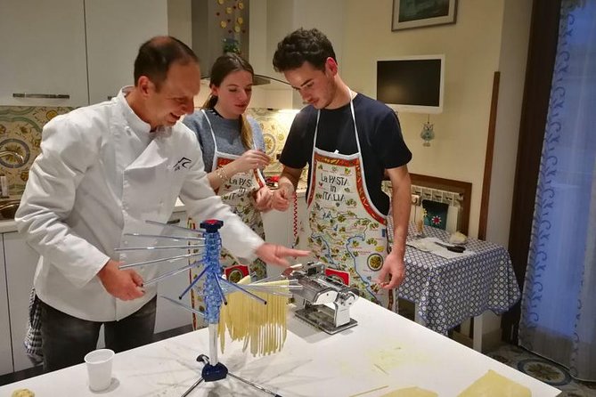 The Ultimate Neapolitan Cooking Class With Local - Cancellation Policy and Guest Reviews