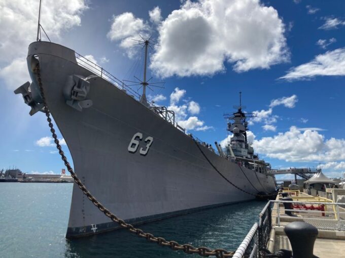 The USS Arizona Memorial & The Mighty MO The USS Missouri - The USS Arizona Memorial