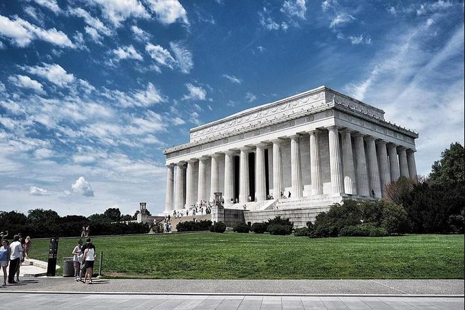 The Washington DC Sightseeing Day Pass: Save Big at 15+ Monumental Attractions - Tips for a Seamless Experience