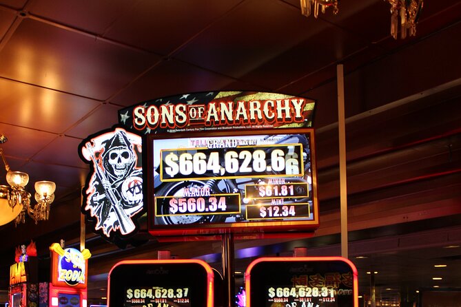 The Weird, Wacky Fremont Bar Experience With Cocktails and Photos - Embracing the Weird and Wacky in Vegas