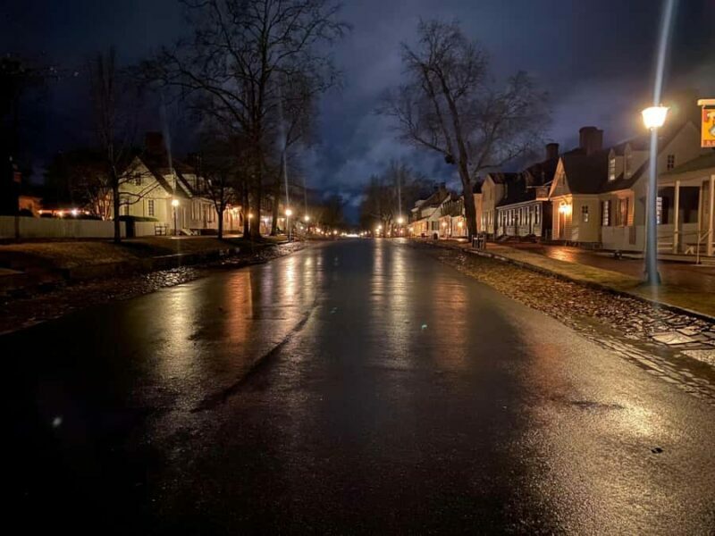 The Williamsburg Spirits of Christmas Past Ghost Tour - Exploring the Williamsburg Spirits of Christmas Past Ghost Tour