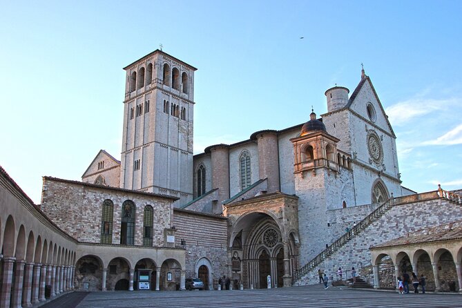 The Wonders of Assisi Private Walking Tour - Knowledgeable Guides