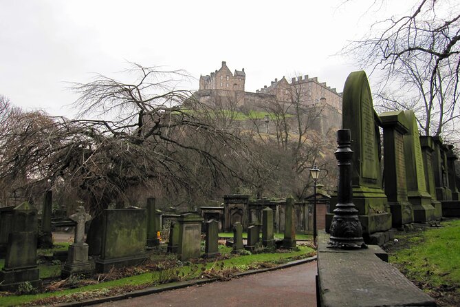 Theatrical Tour in Spanish New City Edinburgh - Accessibility and Participation