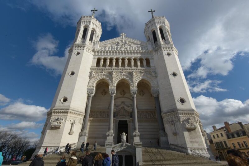 Theatrical Visit From Fourvière to Vieux-Lyon - Key Points