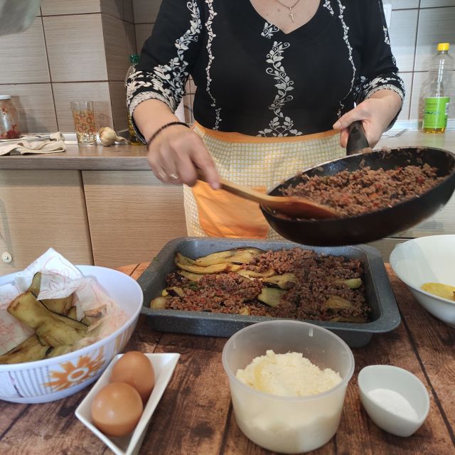 Thessaloniki: Cooking & Dining Experience With Greek Family - Meeting the Hosts