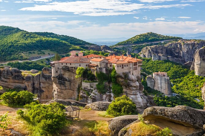 Thessaloniki: Full-Day Meteora Monasteries Tour - Guided Tour