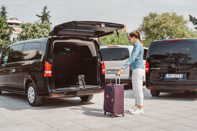 Thessaloniki: Pick up From Any Place in High-End Vehicles - Included Features
