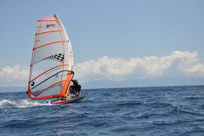 Thessaloniki: Private Windsurfing Lesson With an Expert - Cancellation Policy