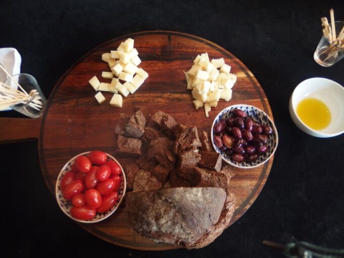 Thessaloniki: Small-Group Wine Tasting Tour With Appetizers - Duration and Inclusions