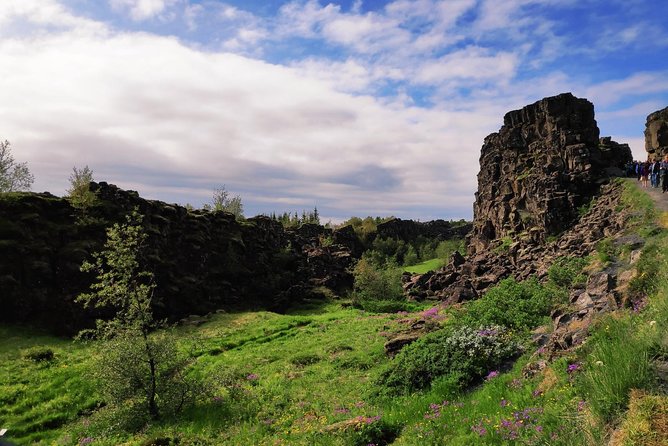 Thingvellir National Park. Private Sightseeing Tour - Hiking the Scenic Walking Trails