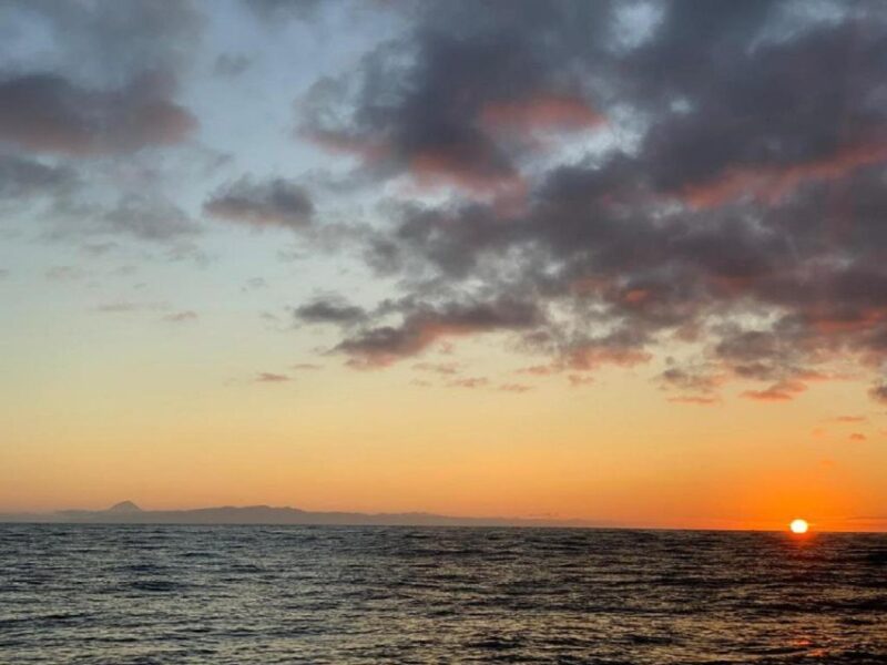 Third Island: Sunset Boat Excursion With Local Drink - Preparation and Meeting Point