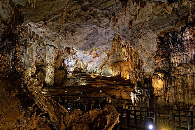 Three-day Hue, Vinh Moc & Paradise Cave Tour From Hoi An - Included Amenities