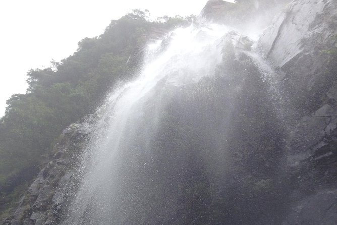Three Dragon Gorge River Walking Tour - Difficulty and Activities