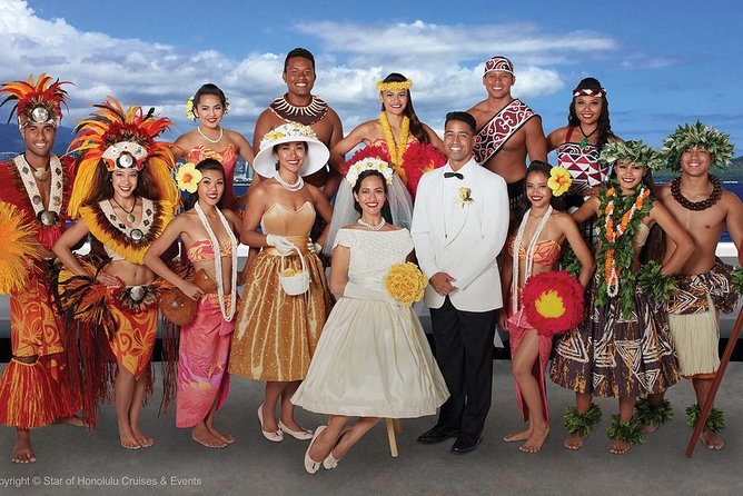 Three Star Deluxe Sunset Dinner and Show - Entertainment