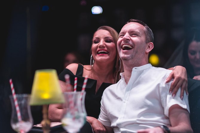 (Thur 7pm) Comedy Magic Show Includes 1x Pizza & 2 Glasses of Prosecco - Fun Evening Activity With Magic