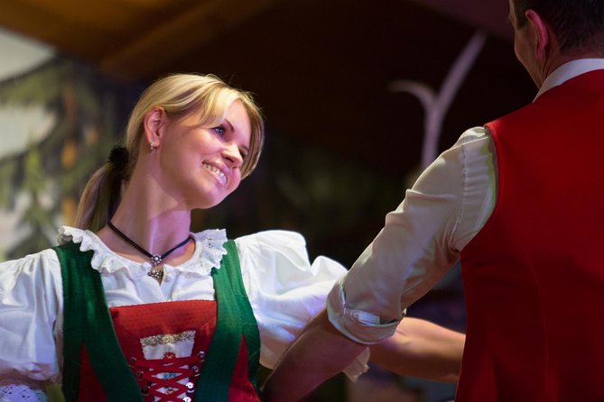 Ticket for the Tyrolean Folk Show in Innsbruck - Accessibility and Transportation Arrangements