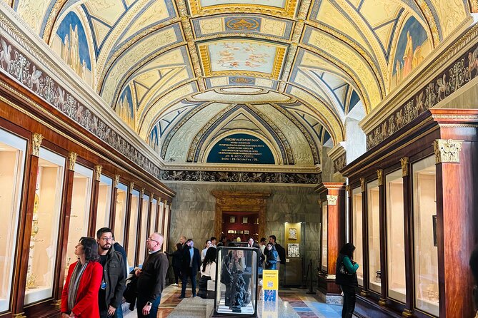 Ticket to the Vatican Museums and Sistine Chapel Skip-the-line - Staff Assistance Availability