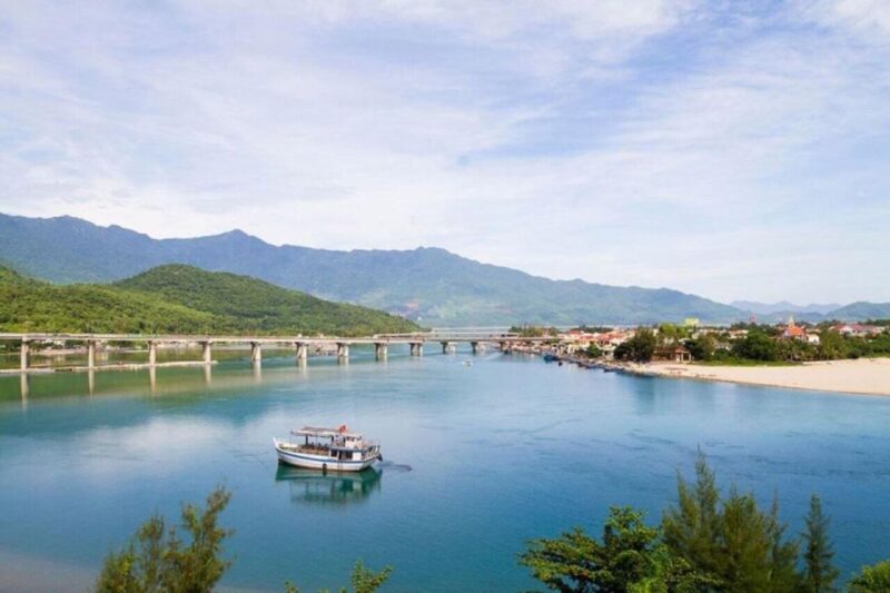 Tien Sa Port To Hue Imperial City Sightseeing Full Day Trip - Lunch in Hue