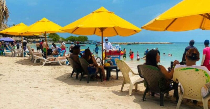Tierra Bomba: Typical Beach Day at Punta Arena! - Food and Seating Options