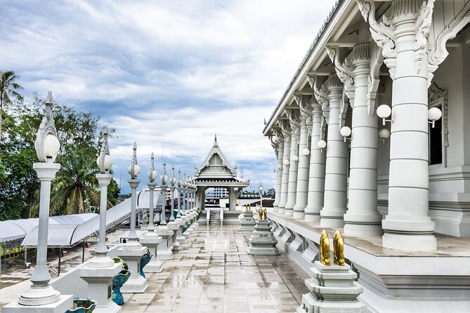 Tiger Cave Temple, Emerald Pool & Hot Springs Tour From Krabi - Tiger Cave Temple Visit