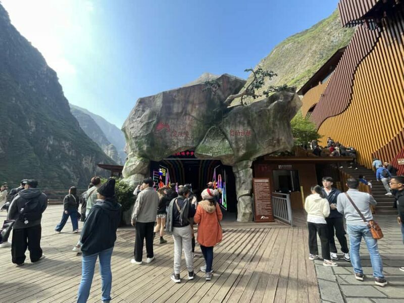Tiger Leaping Gorge Easy Hike & Baisha Old Town Day Tour - Authenticity and Local Flavor
