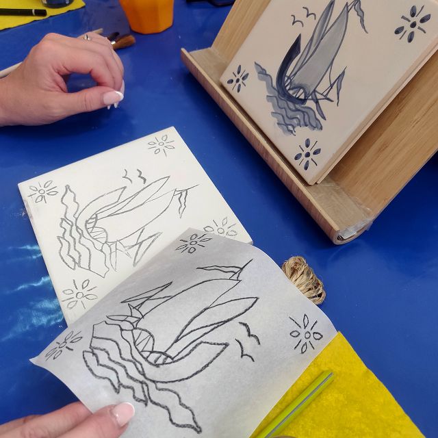 Tile Painting Workshop in the Algarve - Language Options