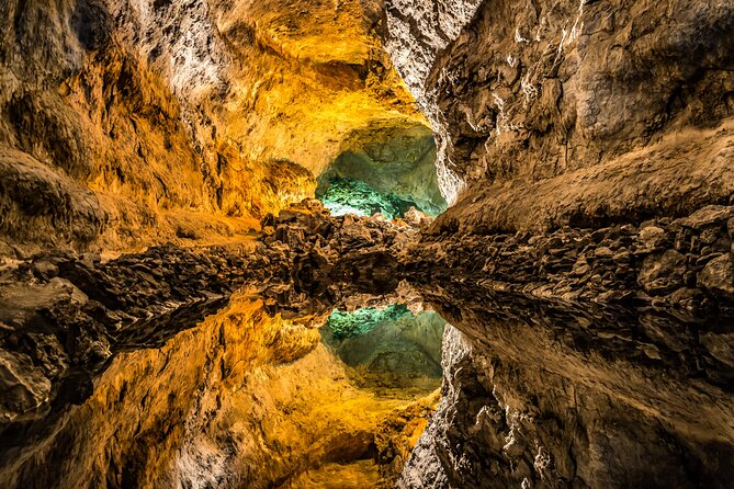 Timanfaya, Jameos Agua & Cueva Verdes - Highlights of Lanzarote - Transportation and Accommodation Options