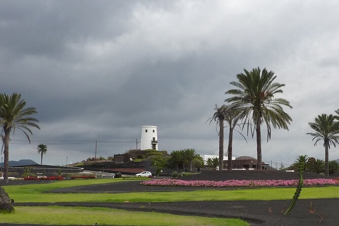 Timanfaya & Lanzarote Volcano Experience - Accessibility and Accommodations